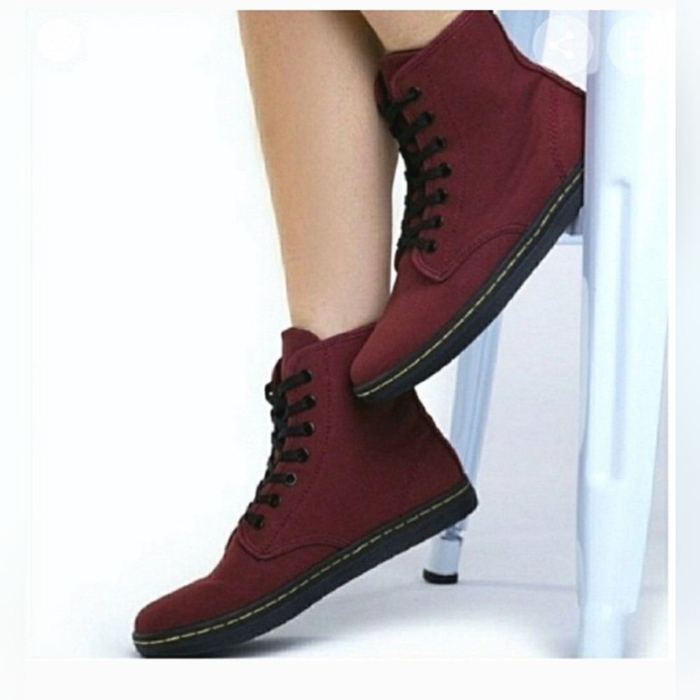 DR. MARTENS Shoreditch Canvas Boots Cherry Red 7
